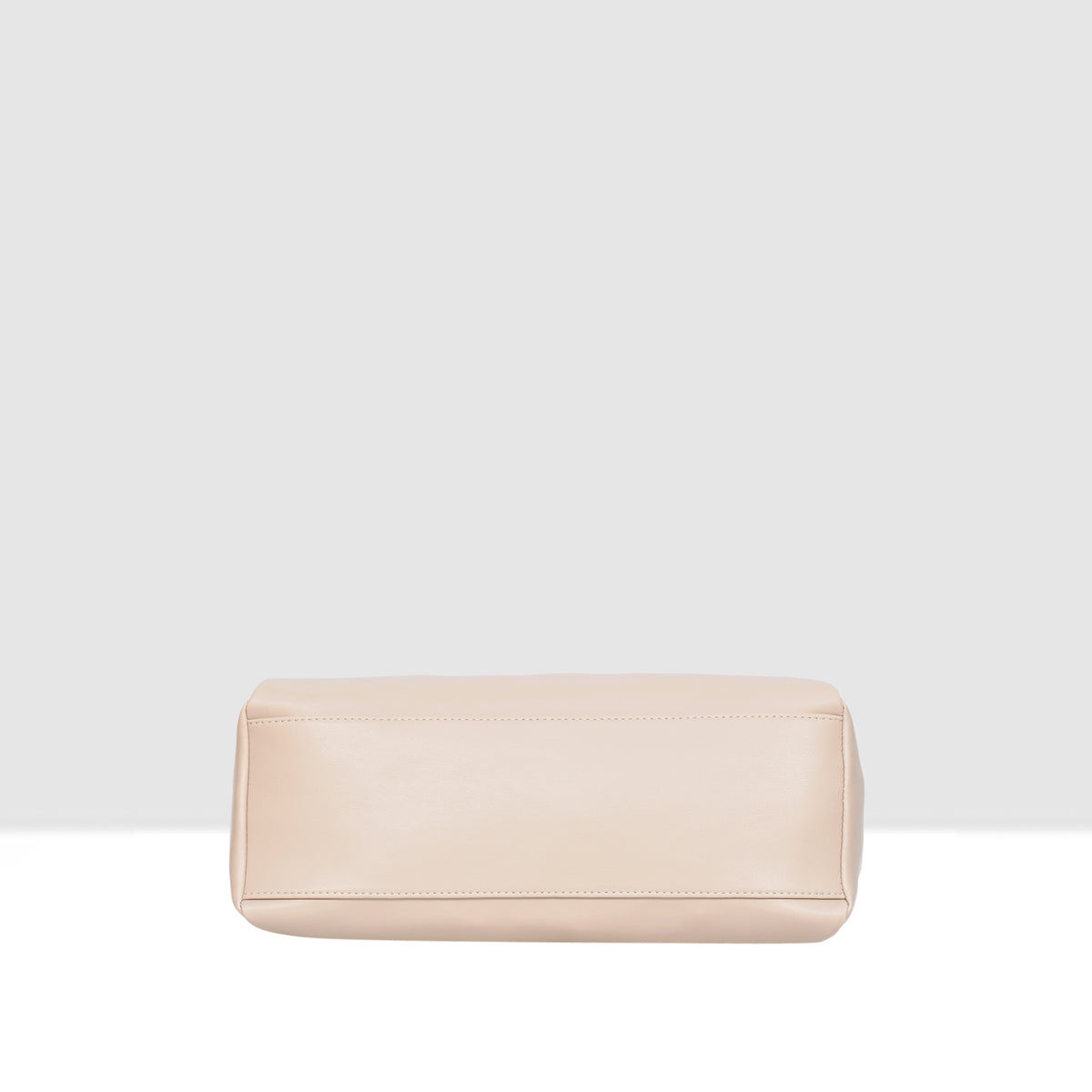 Trendy And Fashionable Handbag For Womens