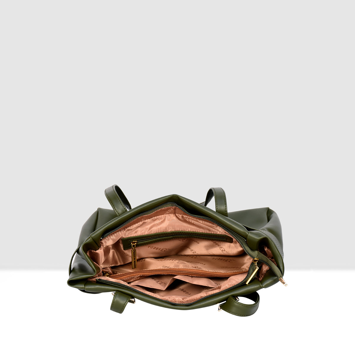 Trendy And Fashionable Handbag For Womens