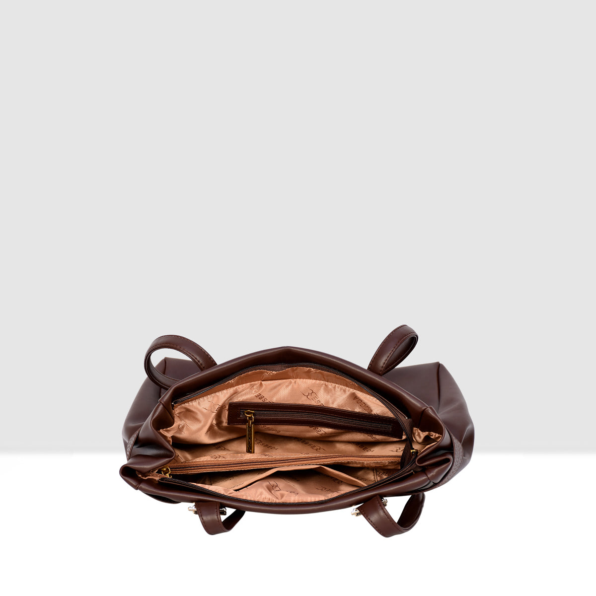 Trendy And Fashionable Handbag For Womens