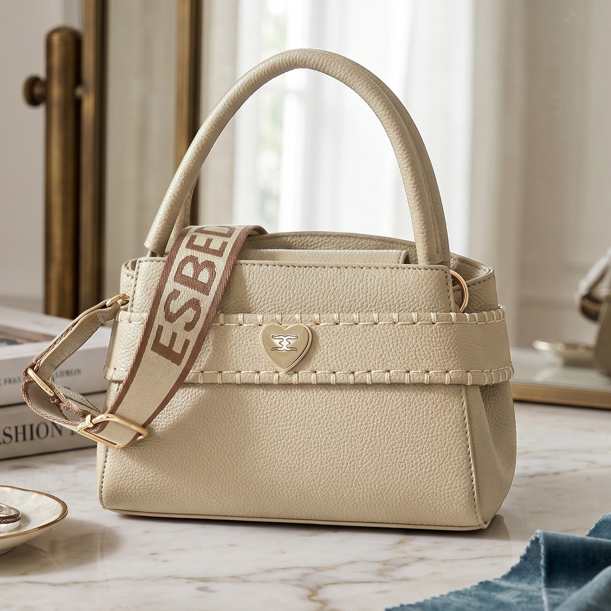 Classic Heart Accent Small Handbag For Womens Main image