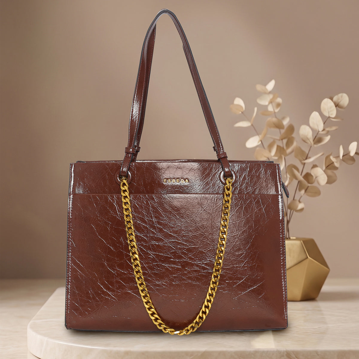 Signature-Chain-Shopper-Handbag Main image