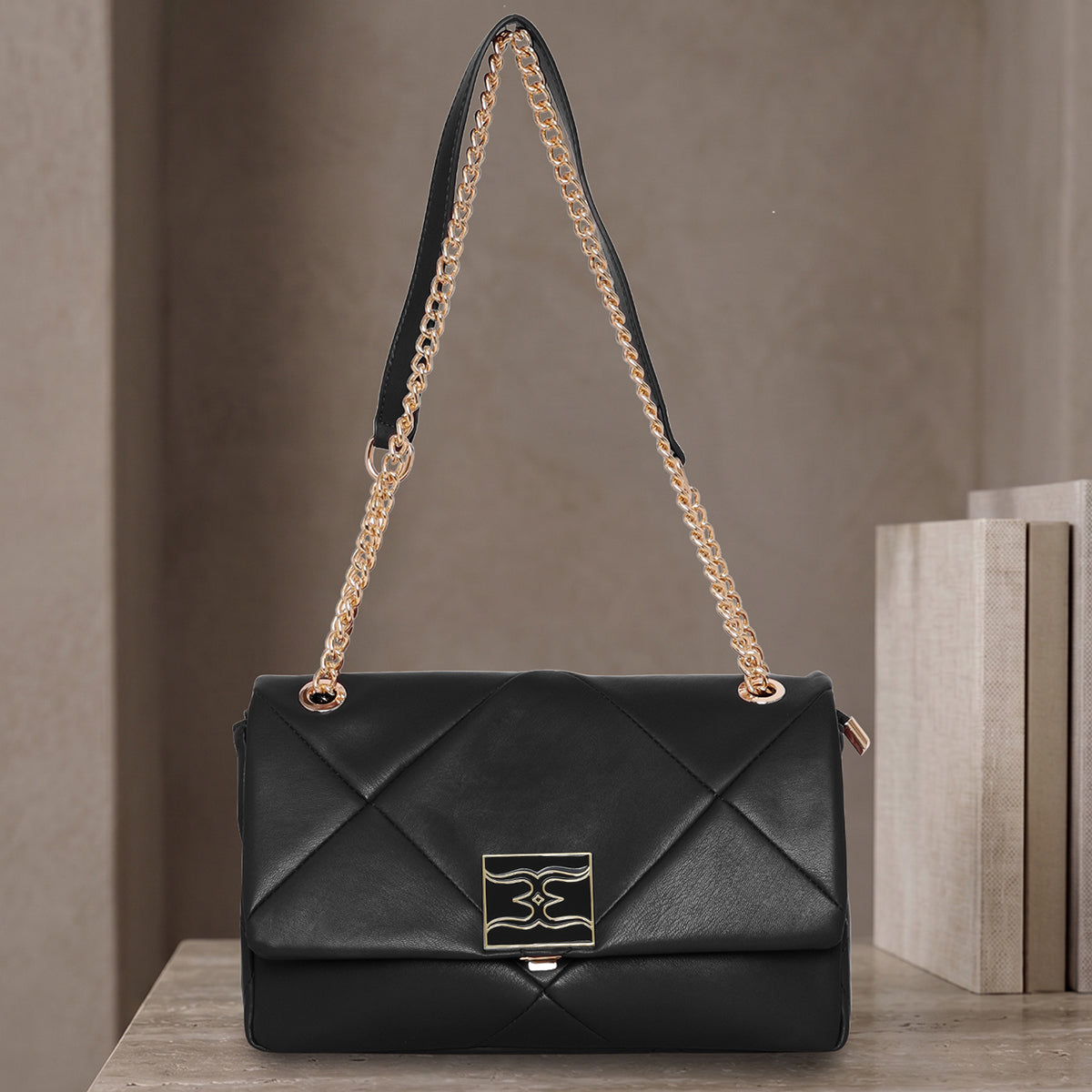 Puffy-Elegance-Shoulder-Bag Main image