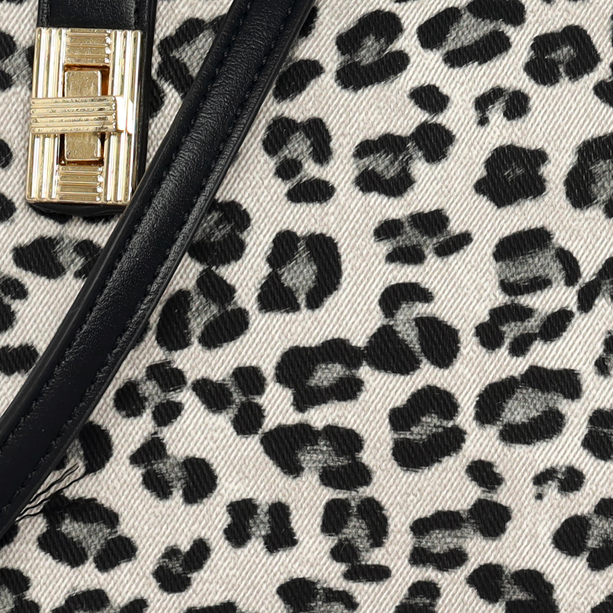 Wild-Elegance-Leopard-Print-Crossbody-Bag