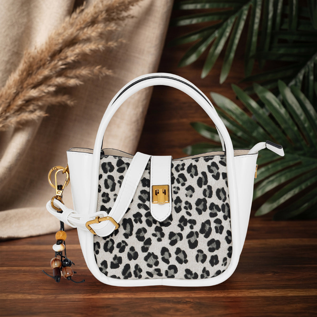Spotlight-Leopard-Top-Handle